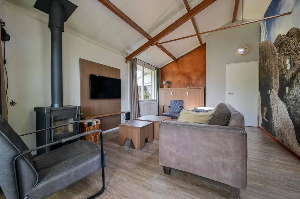 Woning te koop: Oshaarseweg 24NR.-007, Echten