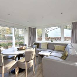 The Woonkamer of Type Buitenverblijf Comfort 5 - nr. 350 in Resort Arcen