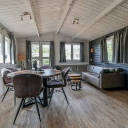 The Woonkamer of nr. 305 - type Buitenverblijf Wellness 4 in Resort Arcen