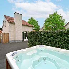 The Buiten of Type Wellness Villa 4 - nr. 75 in Resort Arcen