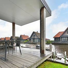 The Terras of Type Watervilla 4 - nr. 49 in Waterstaete Ossenzijl