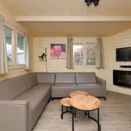 The Woonkamer of Type Buitenverblijf Wellness 4 - nr. 313 in Resort Arcen