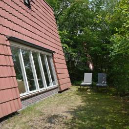 The Buiten of nr. 114 Kamperfoelie - type Bosvilla Comfort 6-7 in Landal Bungalowpark Hoenderloo