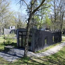 The Buiten of Type Forest Cabin Wellness 4 - nr. 129 in Roompot Vakantiepark Schaijk