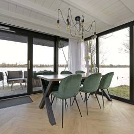 The Eetkamer of Type Sunset 6p - nr. 12 in Lakeside Resort Brielle