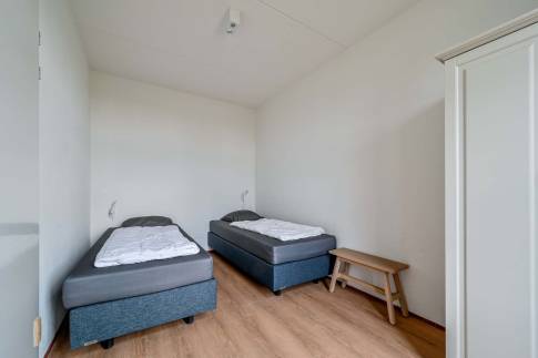 The Slaapkamer 1 of Type 10F1 - nr. 408 in Landal Esonstad