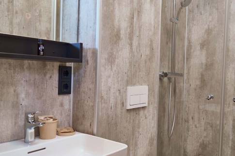 The Badkamer of Type Boomwoning Luxe 4P - nr. I07 in UplandParcs Sauerland