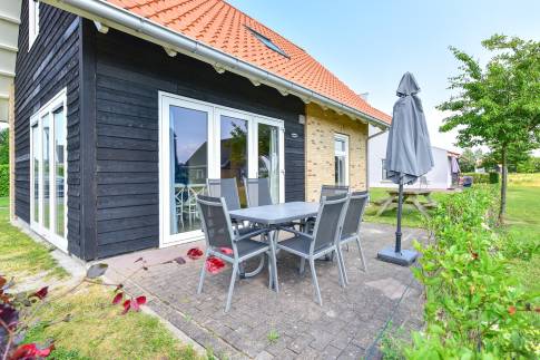 The Buiten of nr. 115 - type 6CK in Dormio Strand Resort Nieuwvliet-Bad