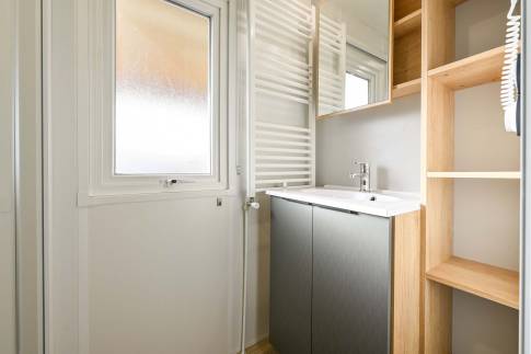 The Badkamer 2 of Bergalow 3 De Luxe - nr. 47 in Vakantiepark De Luttenberg