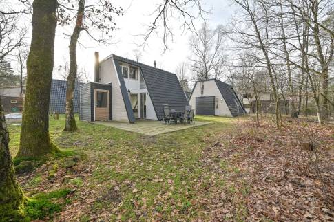 The Buiten of Type Veluwe Villa 4B - nr. 73 Pijplook in Landal Bungalowpark Hoenderloo