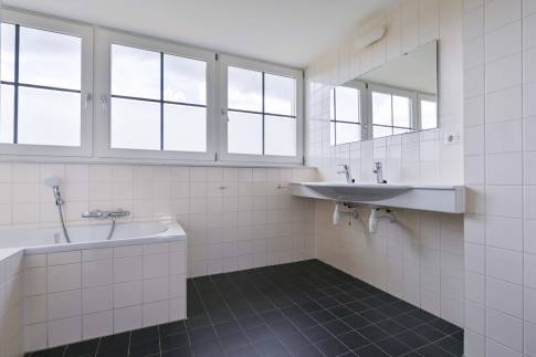 The Badkamer of Type VO5A Comfort - nr. 233 in Marinapark Volendam