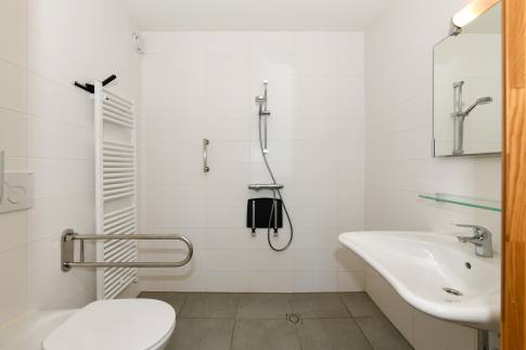 The Badkamer 1 of nr. 024 - type 4CT in Landal De Reeuwijkse Plassen
