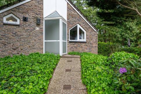 The Buiten of Type Wellness Bungalow - nr. B14 in Vakantiepark De Bosrand