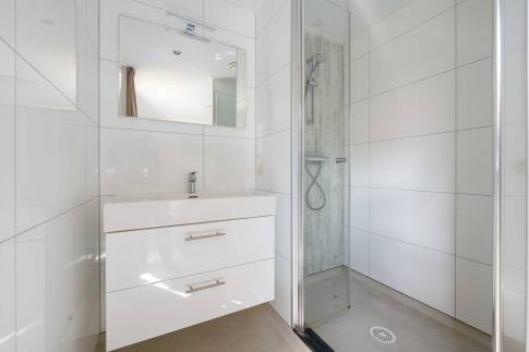 The Badkamer 1 of nr. 403 - type Waddenlodge 8 in Vakantiepark Boomhiemke