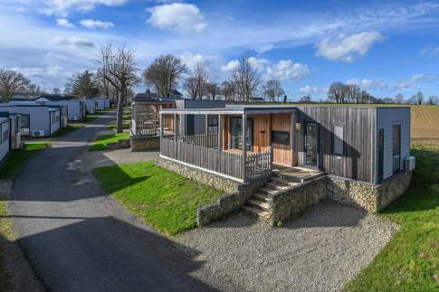 The Buiten of Type Berghem Chalet - nr. 17 in EuroParcs Gulperberg