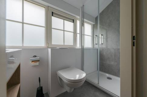 The Badkamer 2 of nr. 003 - type 8C Boerenhoeve in Landal Landgoed De Hellendoornse Berg