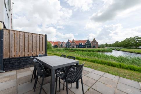 The Terras of Type VO6 Comfort - nr. 267 in Landal Marinapark Volendam