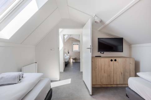 The Slaapkamer 3 of Type Watervilla Luxe 8 - nr. 402 in Landal Zeebad