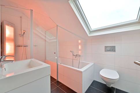 The Badkamer 2 of Type Wellness Villa 4 - nr. 75 in Resort Arcen