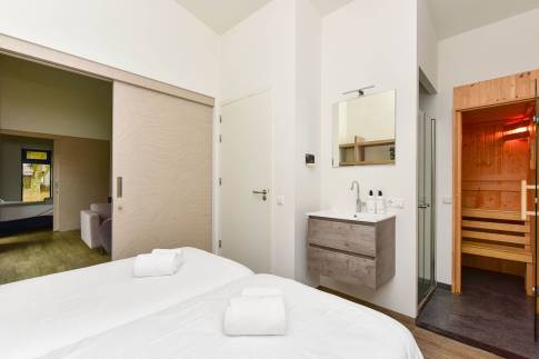 The Slaapkamer 1 of Type Suite Lodge A - nr. 15 in Park De Zeegser Duinen