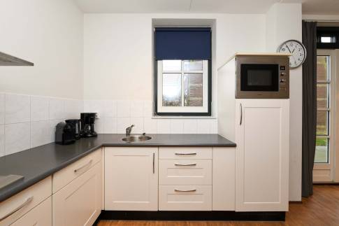 The Keuken of Type 8E1 - nr. 315 in Landal Esonstad