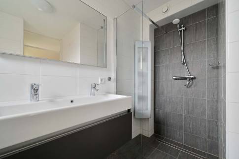 The Badkamer 1 of Type 8L1 - nr. 258 in Landal Beach Resort Ooghduyne