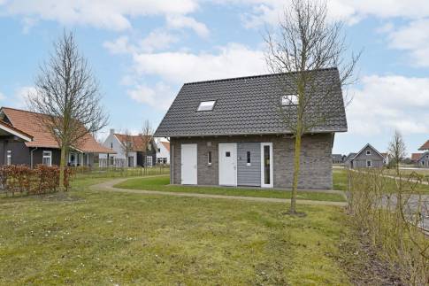 The Buiten of nr. 137 - type 6EL in Dormio Strand Resort Nieuwvliet-Bad