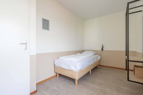 The Slaapkamer 2 of Type 4L2 - nr. 604 in Landal Esonstad