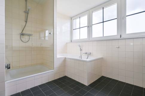 The Badkamer of Type VO5A Comfort - nr. 233 in Marinapark Volendam