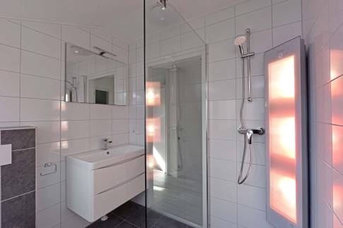 The Badkamer of Type Comfort Villa 6 - nr. 16 in Resort Arcen