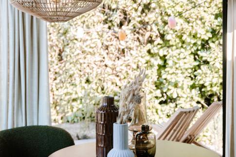 The Woonkamer of nr. T5 - type Tiny Wellness Cabin 2P in Landgoed De IJsvogel