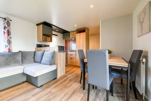 The Eetkamer of Bergalow 3 De Luxe - nr. 47 in Vakantiepark De Luttenberg