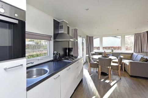 The Keuken of Type Buitenverblijf Comfort 5 - nr. 350 in Resort Arcen