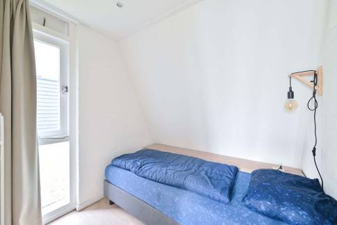 The Slaapkamer 1 of Type Veluwe Villa 4B - nr. 73 Pijplook in Landal Bungalowpark Hoenderloo