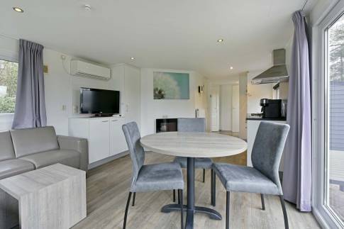 The Woonkamer of Type Buitenverblijf Wellness 4 - nr. 342 in Resort Arcen