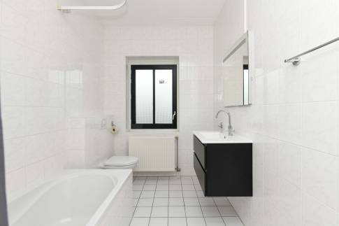 The Badkamer of Type 4B2 - nr. 230 in Landal Esonstad