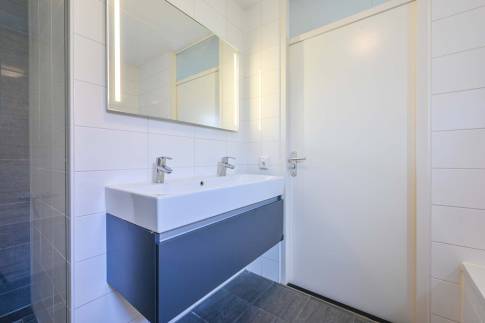 The Badkamer 1 of Type 6C1 - nr. 95 in Landal Beach Resort Ooghduyne