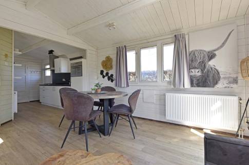 The Eetkamer of Type Buitenverblijf Wellness 4 - nr. 330 in Resort Arcen