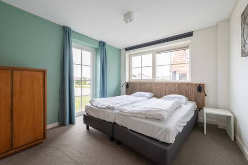 The Slaapkamer 1 of Type 10L1 - nr. 336 in Landal Beach Resort Ooghduyne