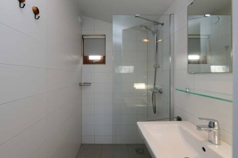 The Badkamer 1 of Type 6CK2 - nr. 238 in Landal De Reeuwijkse Plassen