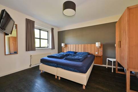 The Slaapkamer 1 of nr. 022 - type 6L1 in Landal Beach Resort Ooghduyne