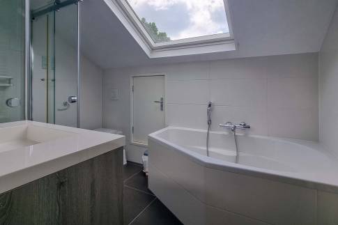 The Badkamer 2 of Type Comfort Villa 6 - nr. 49 in Resort Arcen