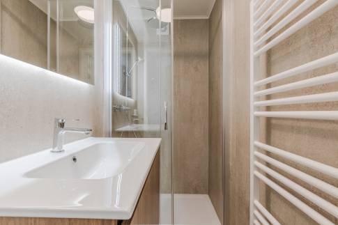 The Badkamer 2 of Type Bellevue Loft Kids - 4-6BK in Landal Namur Nature