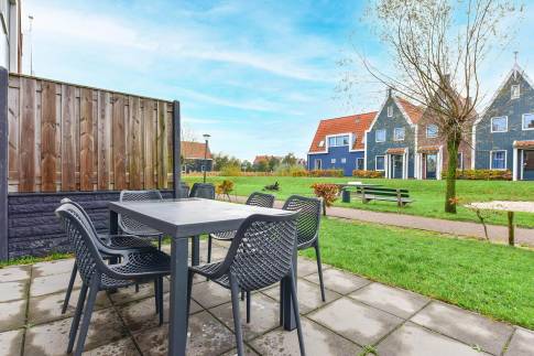 The Terras of Type VO6 Comfort - nr. 249 in Landal Marinapark Volendam