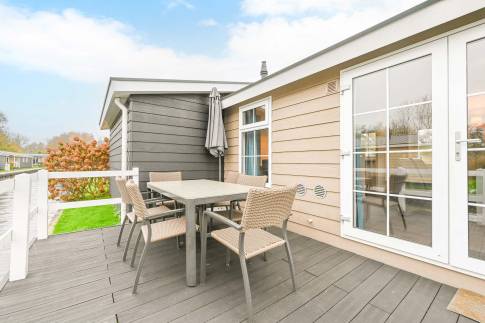 The Terras of Type Stern - nr. 18 in Vakantiepark Giethoorn