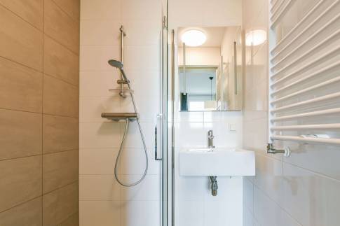 The Badkamer 1 of Type Westertoren - nr. 627 in Resort Poort van Amsterdam