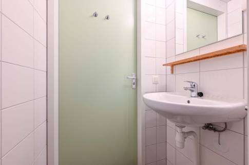 The Badkamer 2 of Type Lodge 6 - nr. 22 in Roompot Vakantiepark Schaijk