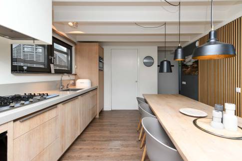 The Eetkamer of Type 8-persoons Wellness Tub & Sauna - nr. 13 in Vakantiepark Duynvoet