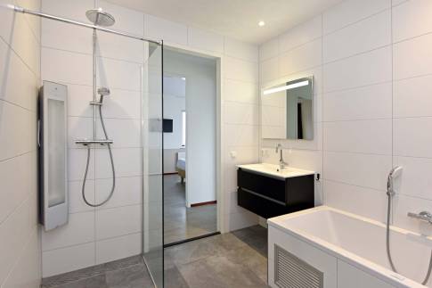 The Badkamer of Type 4EL - nr. 528 in Landal Esonstad