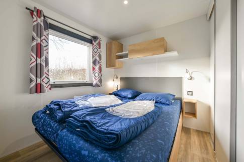 The Slaapkamer 1 of Bergalow 3 De Luxe - nr. 47 in Vakantiepark De Luttenberg